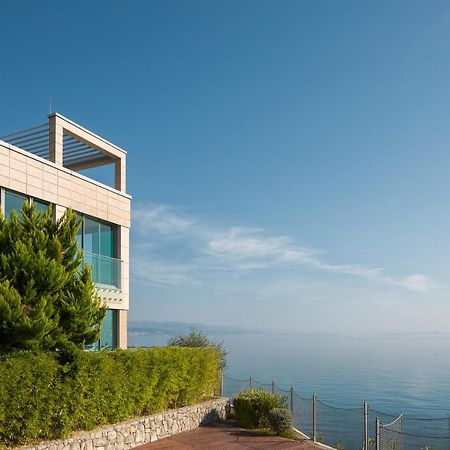Villa Arentz Residence - Front Sea Apartments أوباتيا المظهر الخارجي الصورة