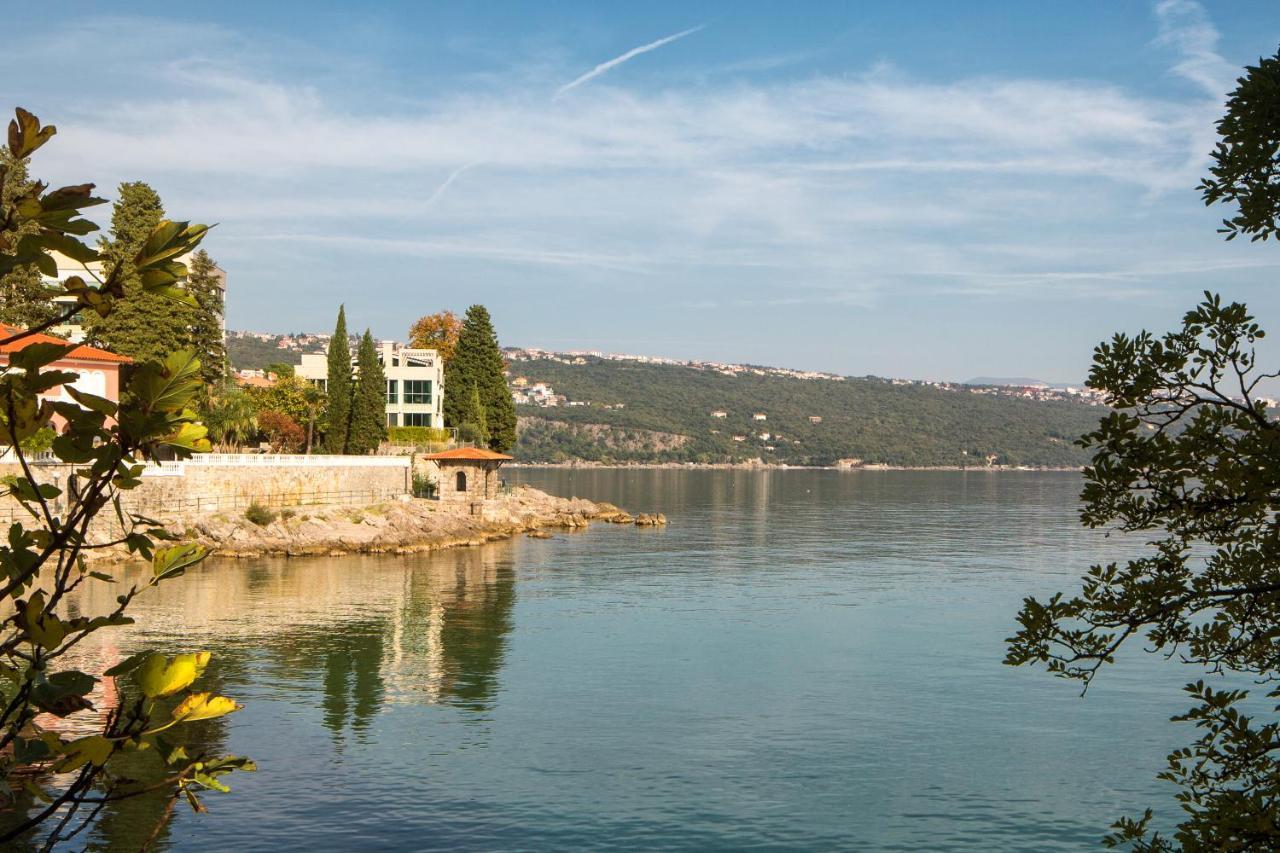 Villa Arentz Residence - Front Sea Apartments أوباتيا المظهر الخارجي الصورة
