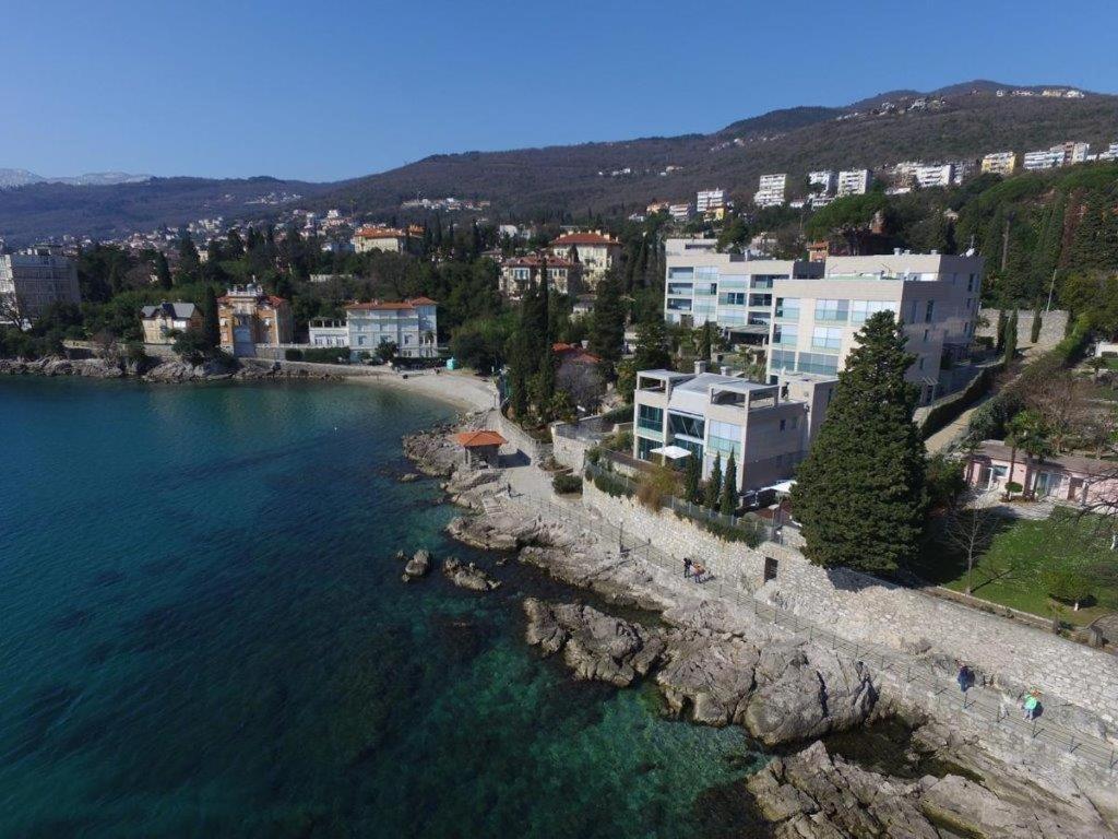 Villa Arentz Residence - Front Sea Apartments أوباتيا المظهر الخارجي الصورة